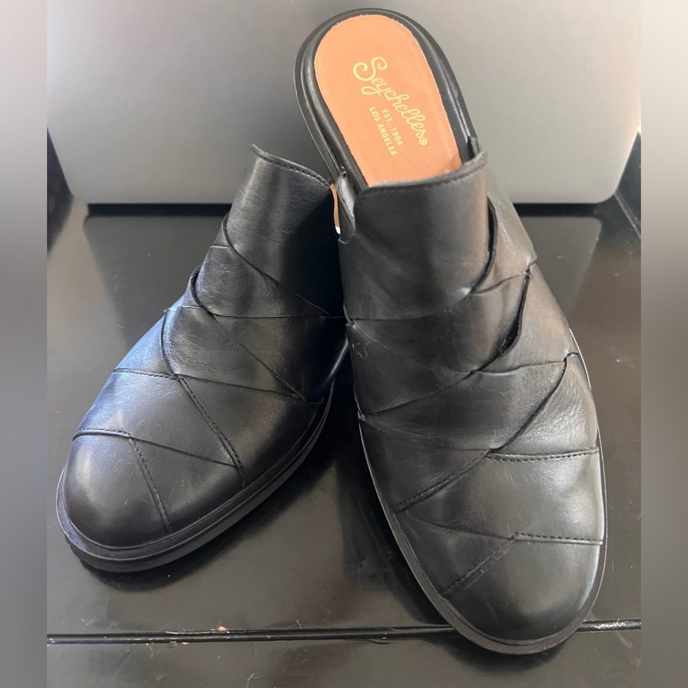 Seychelles Masterpiece Black Mules